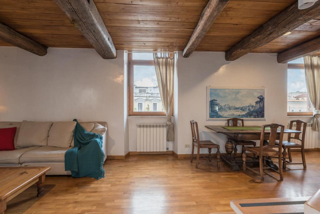 Apartamento Cozy Wooden Apt In Piazza Navona Roma Exterior foto