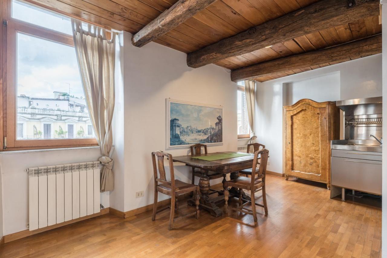 Apartamento Cozy Wooden Apt In Piazza Navona Roma Exterior foto