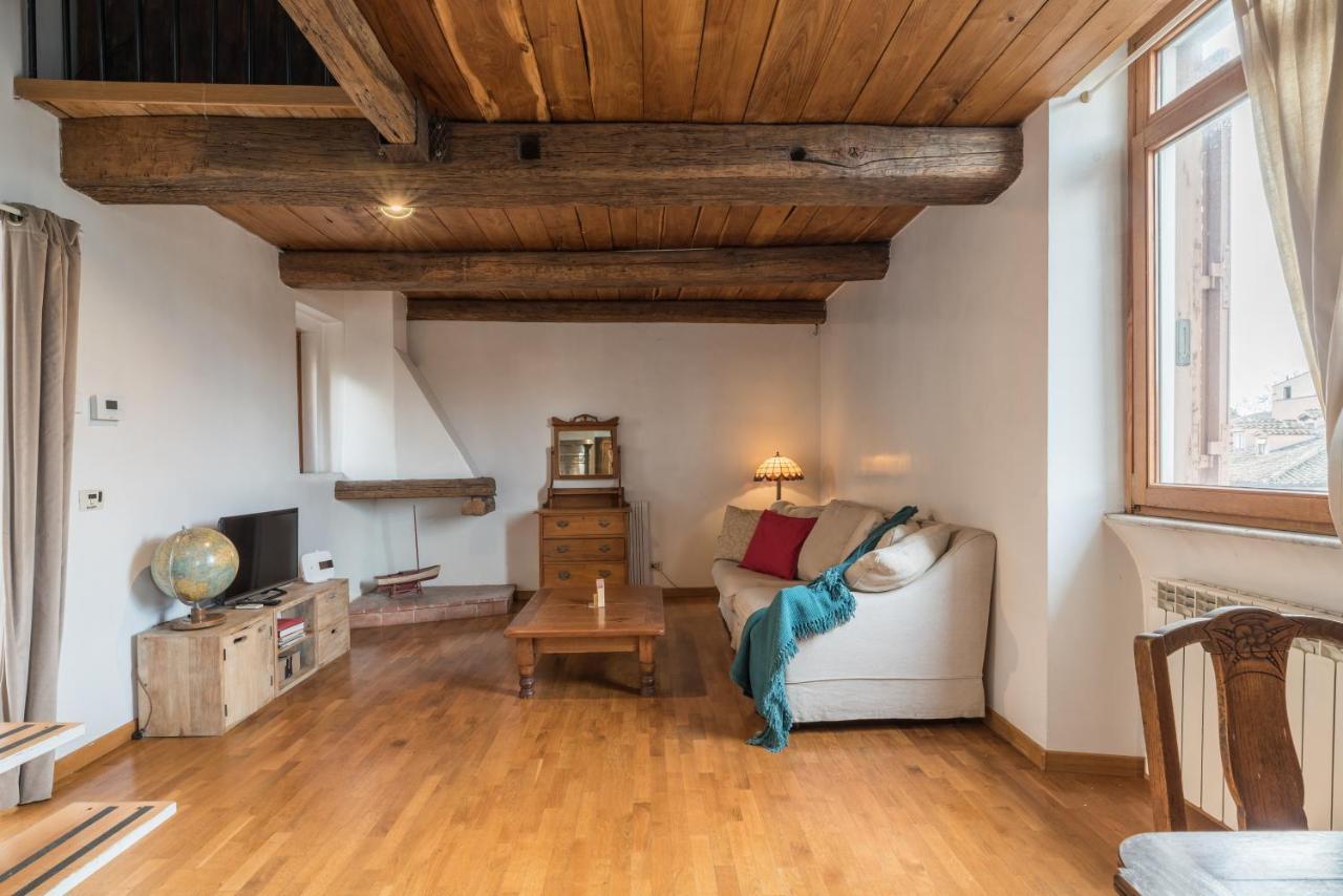 Apartamento Cozy Wooden Apt In Piazza Navona Roma Exterior foto